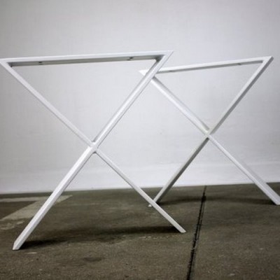 Опора для стола Плейно из металла